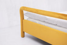 Load image into Gallery viewer, Temi Bed - Sun at Six