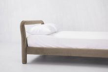 Load image into Gallery viewer, Temi Bed - Sun at Six