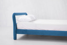 Load image into Gallery viewer, Temi Bed - Sun at Six