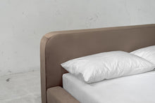 Load image into Gallery viewer, Gar Bed - Sun at Six

