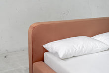 Load image into Gallery viewer, Gar Bed - Sun at Six
