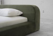 Load image into Gallery viewer, Spire Bed - Sun at Six
